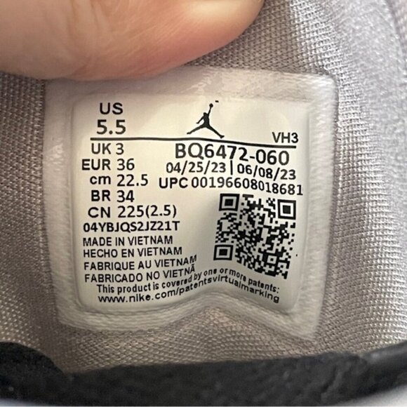 Air Jordan 1 Mid Black / Grey / Red Sneakers - 5.5US, BNIB - Picture 5 of 11